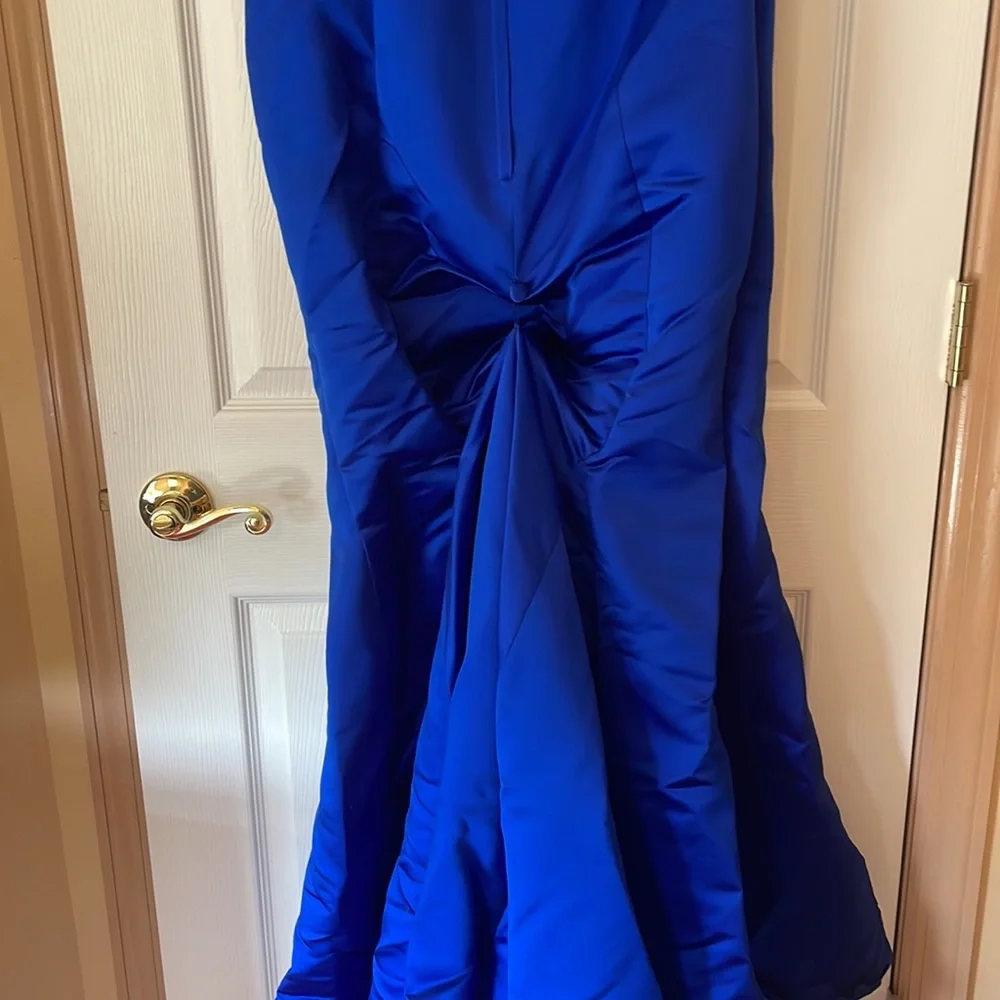JOVANI satin blue mermaid evening gown with one shoulder embellished bow detail - Picture 4 of 5